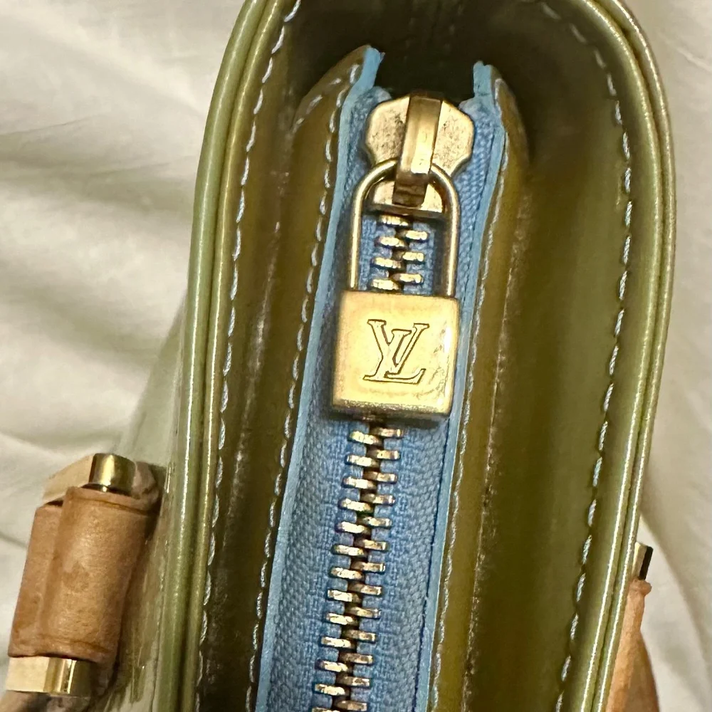 Beautiful Genuine Louis Vuitton bag Green Coated Leather - Picture 4 of 7